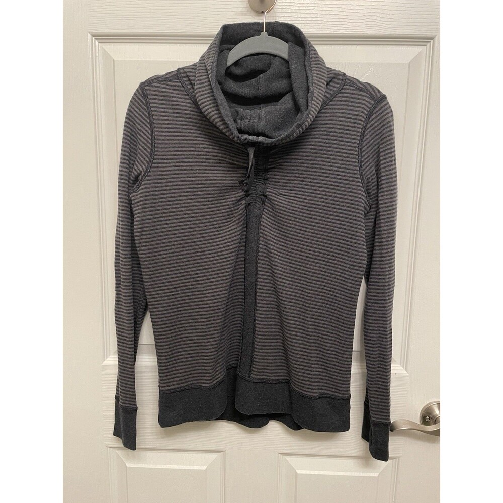 Lululemon Size 6 In A Cinch Long Sleeve Tee Charcoal Gray Classic Stripe